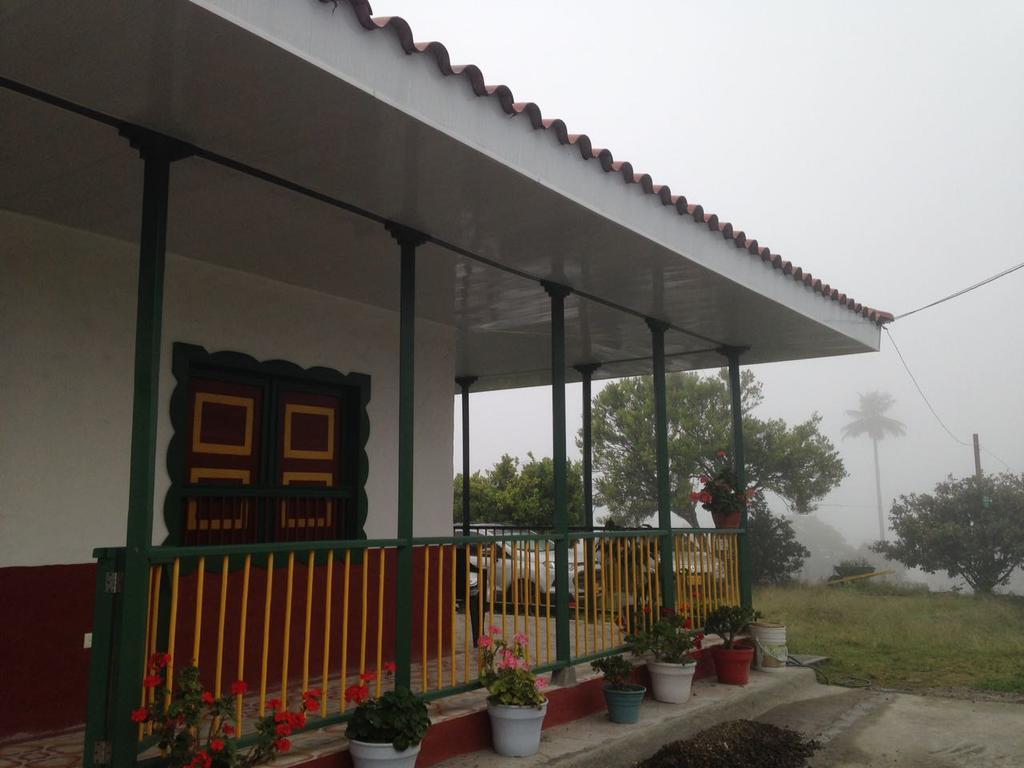 Hostal Casa De Los Taitas Саленто Экстерьер фото