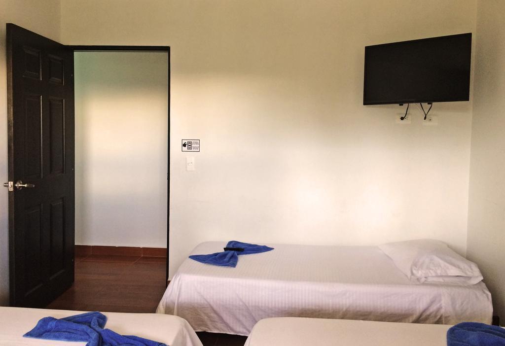 Hostal Casa De Los Taitas Саленто Экстерьер фото